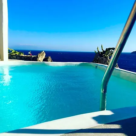 Hotel Salty Ano Mera